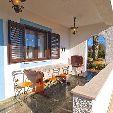 Alma 879 Apartment Porec