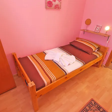 Alma 879 Apartman