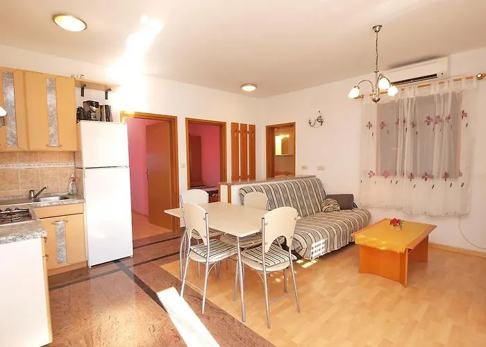 Διαμέρισμα Alma 879 *